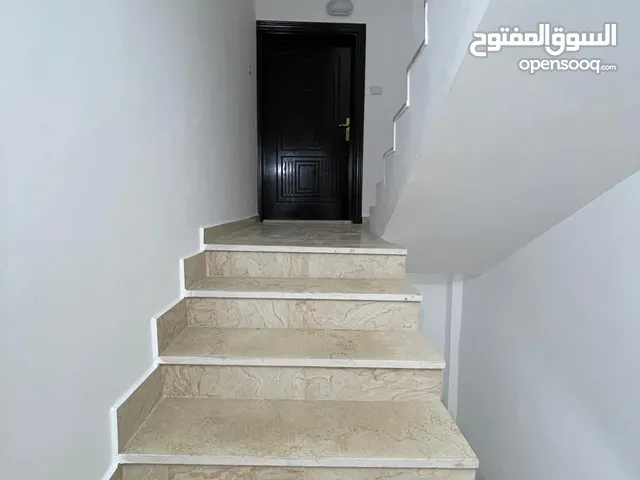 125 m2 3 Bedrooms Apartments for Rent in Zarqa Al Zawahra