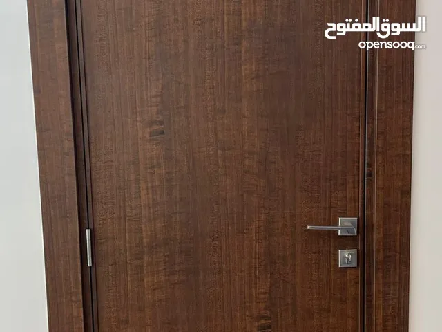 معلم نجاره لفك وتركيب وتصليح جميع انواع النجاره