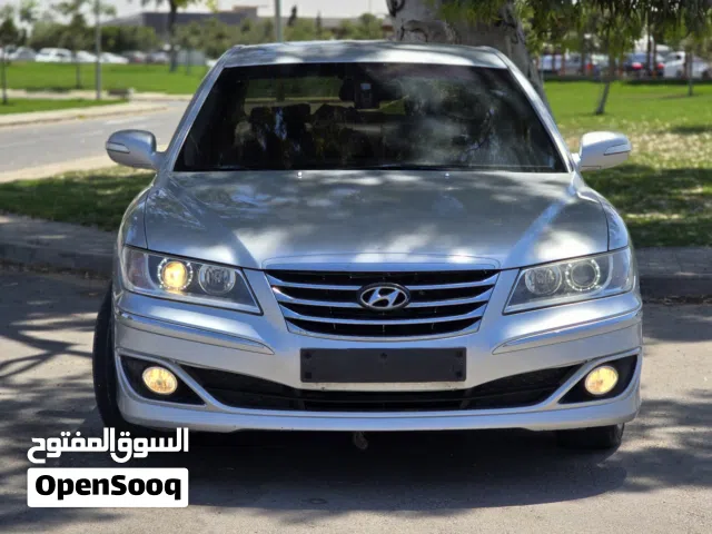 2010 هيونداي ازيرا Standard