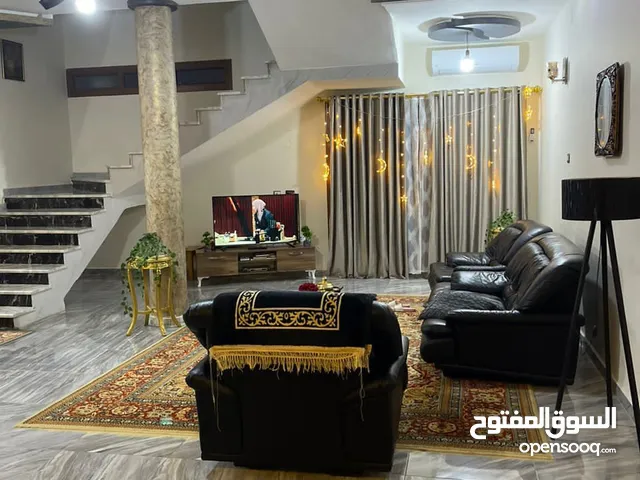 300 m2 4 Bedrooms Townhouse for Sale in Tripoli Al-Jabs