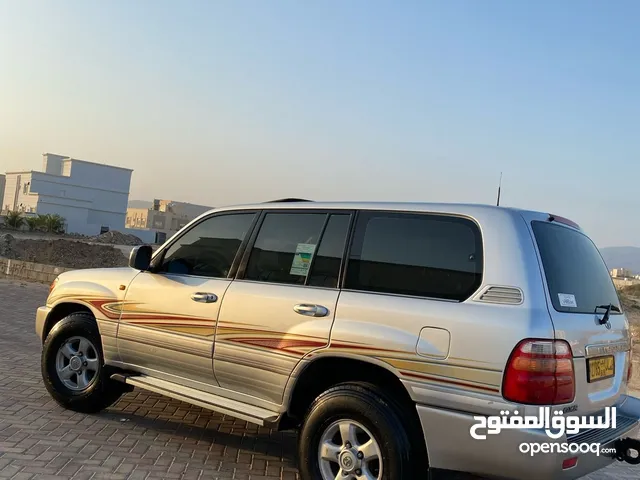 Toyota Land Cruiser 2001 in Dhofar