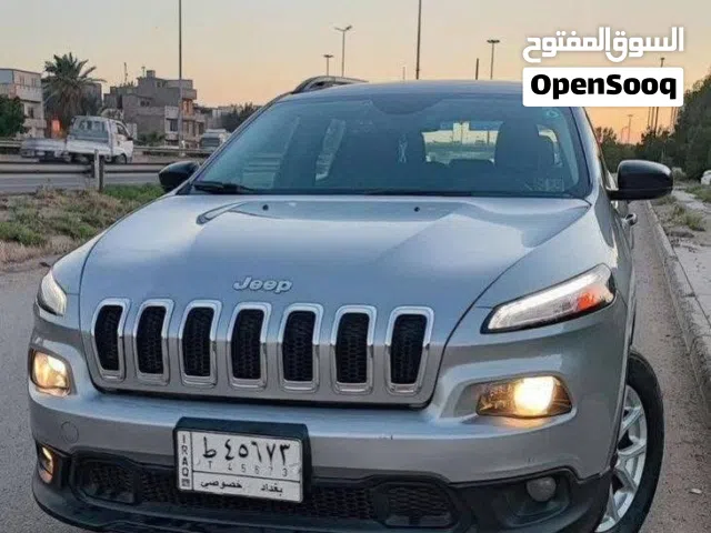 2016 جيب شيروكى Sport