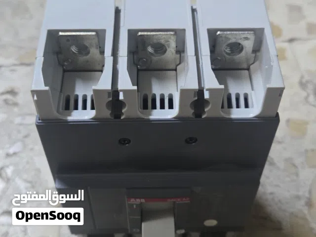 قاطع ABB صناعي 3 فاز 250 أمبير MCCB، جديد بالكرتونة، جودة أوروبية، مناسب لوحات رئيسية ومصانع.