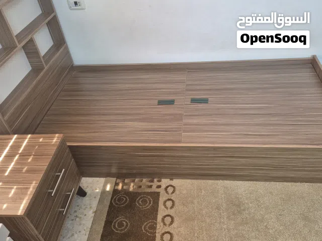 سرير مفرد ونصف بحالة جيدة