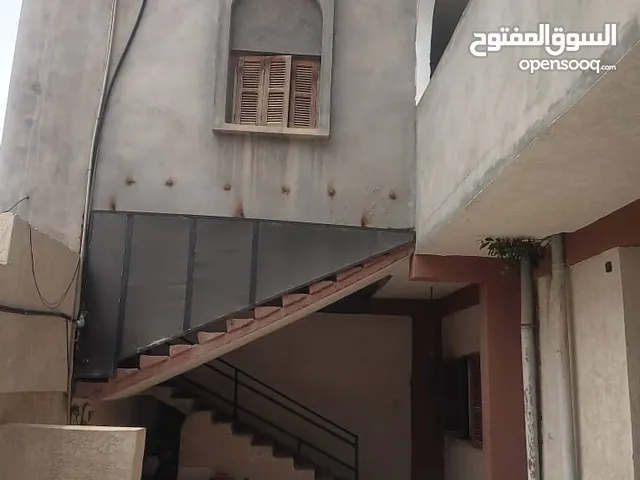 منزل للبيع خلف مسجد القادسية فرصة يجي حتا تجاري وقابل لنقاش لان الورتة مستعجلين