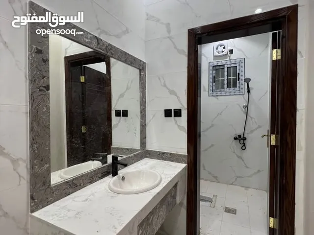300 m2 More than 6 bedrooms Villa for Rent in Tabuk Al Qadsiah 2