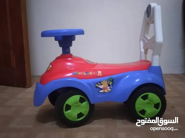 سيارة للاطفال صغيره