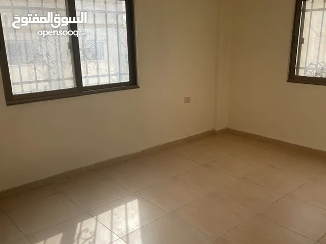 شقة طابقية للاجار في منطقة ماركا الجنوبية (طابق ثالث اخير)