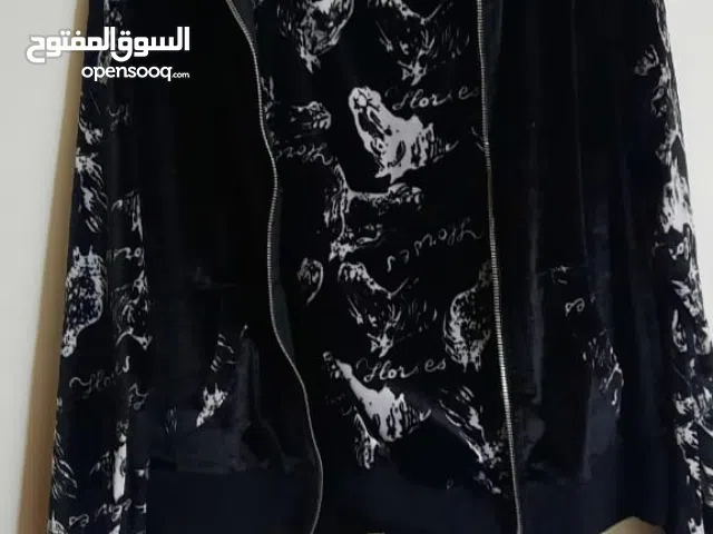 للبيع ملابس ستاتي استعمال بسيط جدااا حالتها افضل واجمل واحسن وانضف من الملابس الجديدة لانها مستوردة.