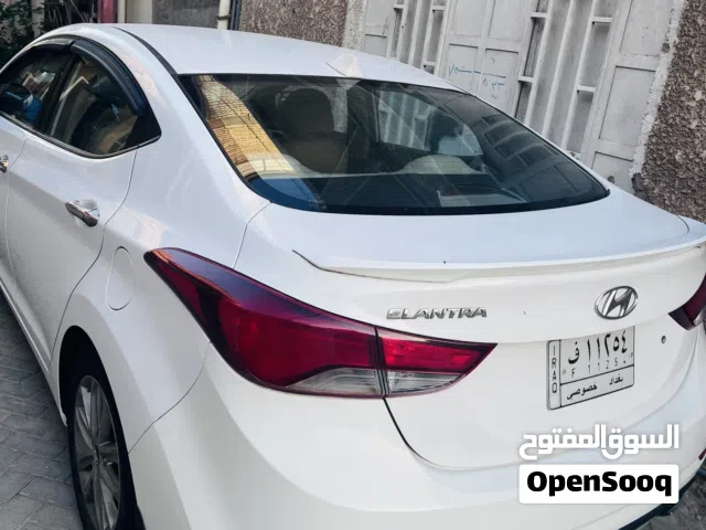 2015 هيونداي النترا Standard