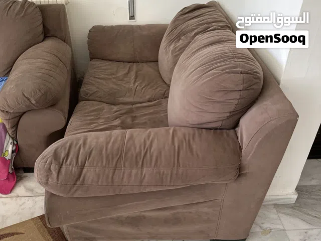 طقم كنب لون بني