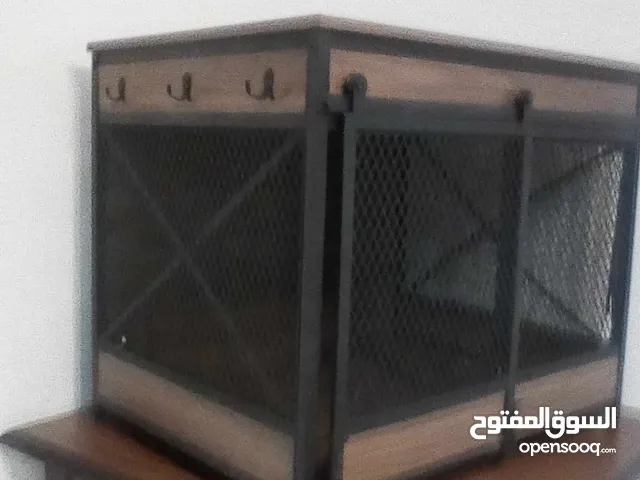 بيت كلب جديد غير مستخدم خشب وحديد مقاوم لصدا ولرطوبه للبيع داعي لسفر للبيع ينص السعر.....