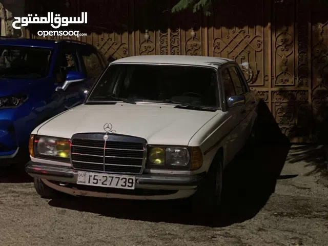 1984, مرسيدس بنز, الفئة-E, E 200