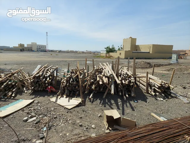 اخشاب مستعملة للبيع في عمان على السوق المفتوح