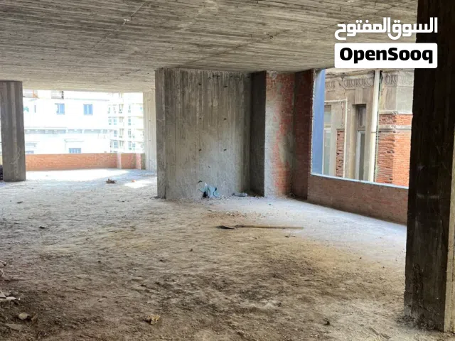 مسطح تجاري للإيجار 310 متر زيزييا على الترام مباشرةً