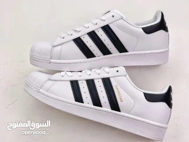 حذا سوبر ستار اديداس متوفر بالون الابيض و الاسود