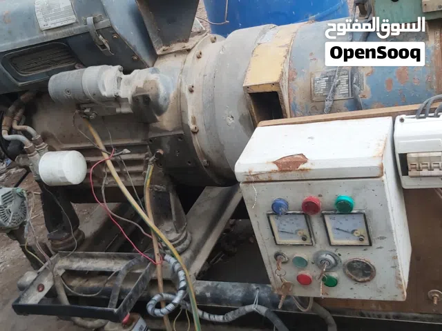 مولد دويز  المحرك ايطالي وراس التوليد صيني المولد بحاله جيدة