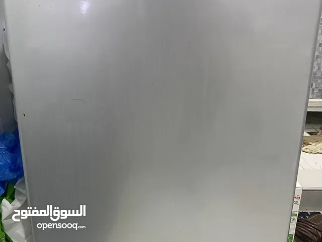ثلاجه شارب صغيره بحاله جيده