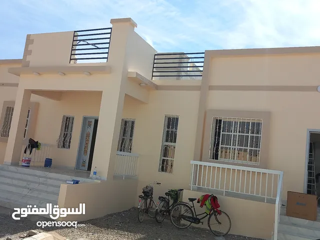 250 m2 4 Bedrooms Villa for Sale in Buraimi Al Buraimi