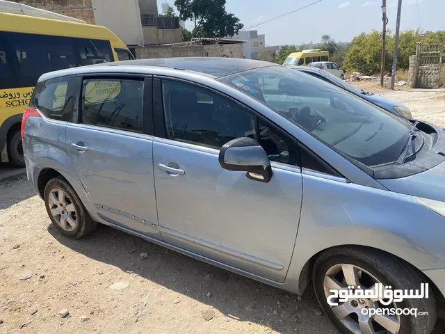 بيجو 5008 موديل 2013