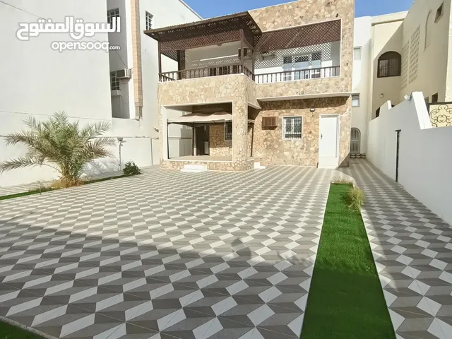 Alkhuwer 4 bedroom villa for rent بالخوير فيلا للايجار
