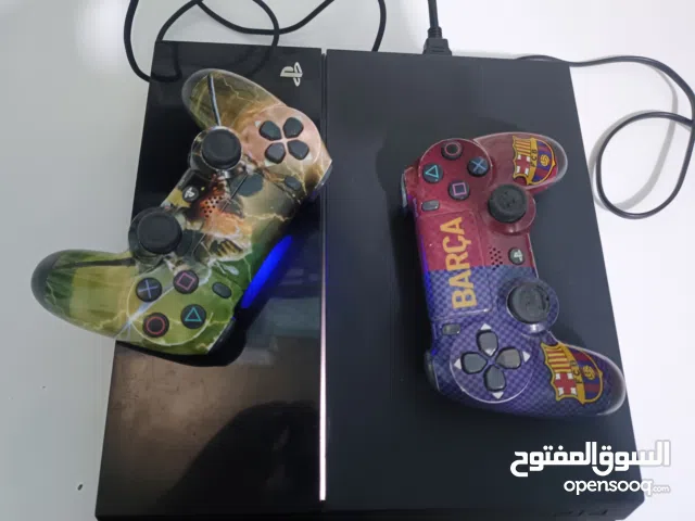 ps4 fat معدل نصف تيرا  كامل الملحقات نظافه   90% الوصف مهم وتكدر تتواصل وياي خاص او عن طريق الرقم