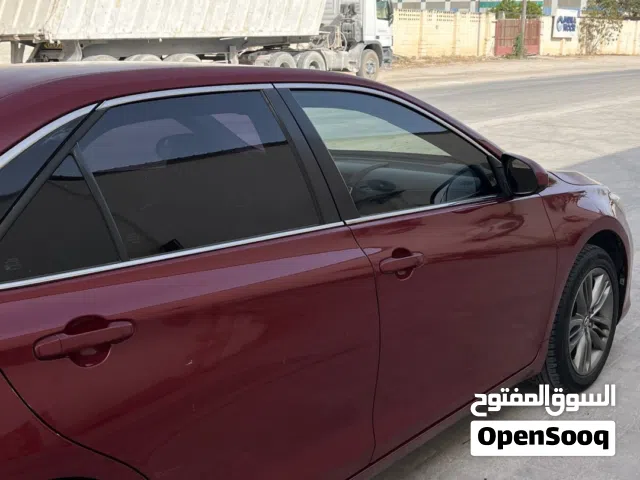 2016 تويوتا كامري SE