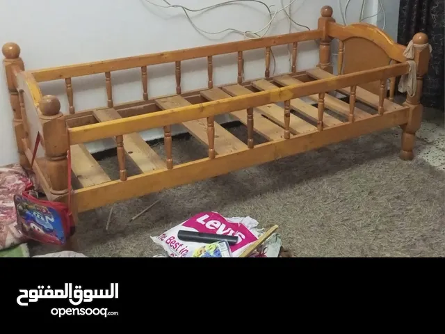سرير للبيع