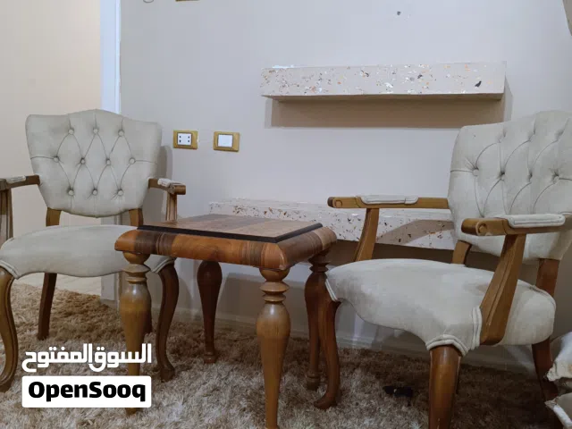 اتات كرسيين وطاوله