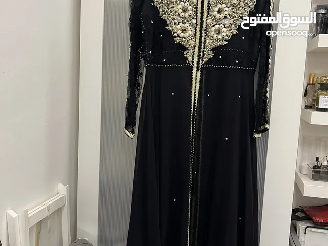 تكشيطة مغربية قطعتين مزينة بالفصوص جديدة