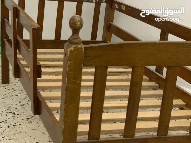سرير اطفال للبيع