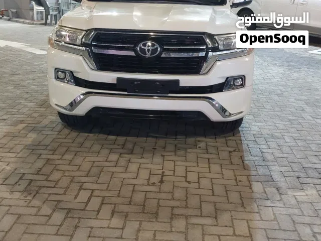 2018 تويوتا لاند كروزر GXR