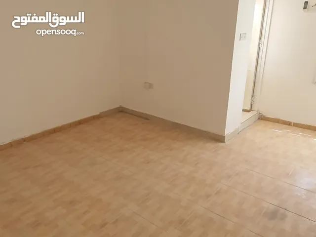 Unfurnished Yearly in Muscat Al Khuwair