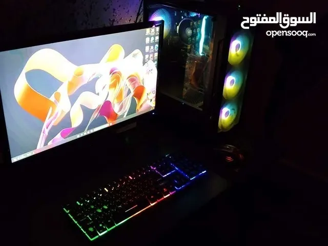 كمبيوتر العاب وتصميم الكمبيوتر نضيف واستعمال خفيف