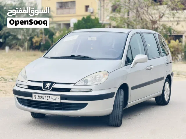 2007 بيجو 807