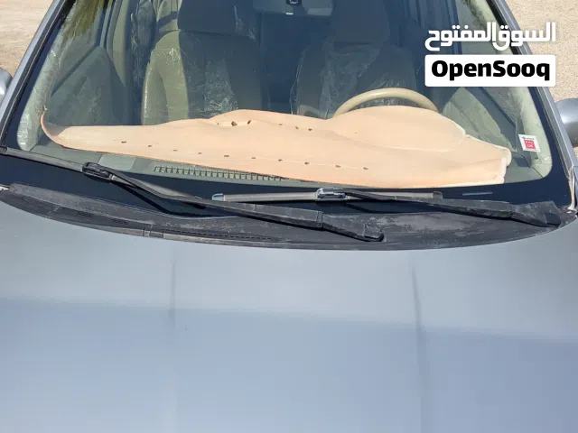 2006 نيسان تيدا