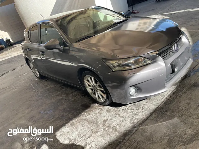 لكزس سي تي (lexus CT) موديل 2012 بطارية جديدة من الوكالة للبيع