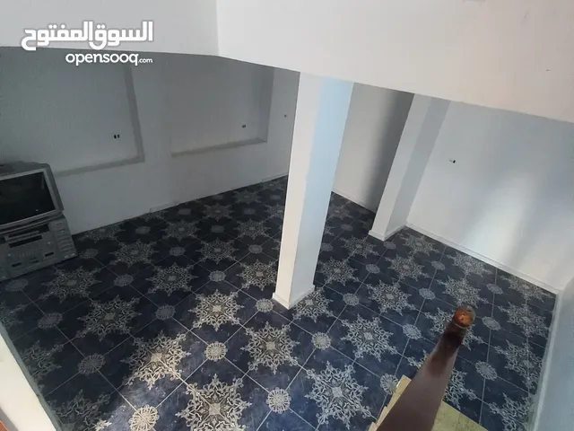 90 m2 2 Bedrooms Townhouse for Rent in Tripoli Fashloum