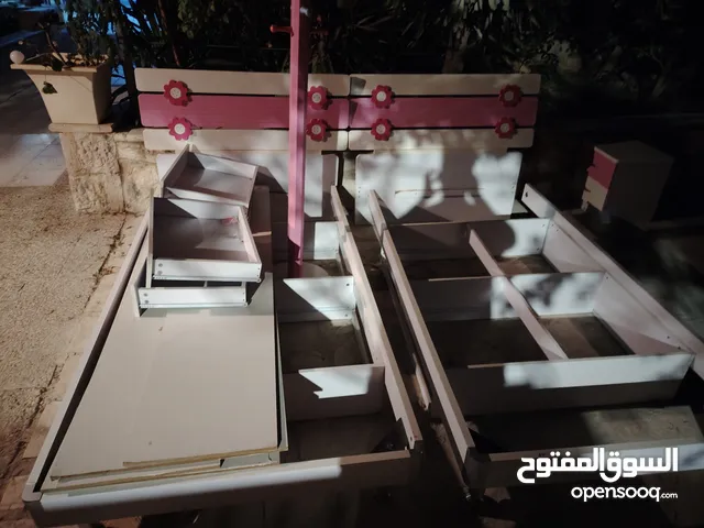 غرفة نوم بنات لشخصين كاملة قليلة الاستعمال من IKEA