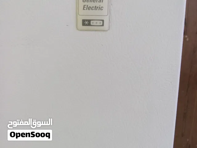 ثلاجه جنرال إلكتريك شغاله تبريد ممتاز بحاله الوكاله شبه جديد مكفوله