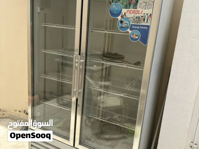 ثلاجات للبيع مستعمله فتره بسيطه صالحه لي الاستخدام بس تبا غاز  والسعر الثلاجه الواحده 250 ريال