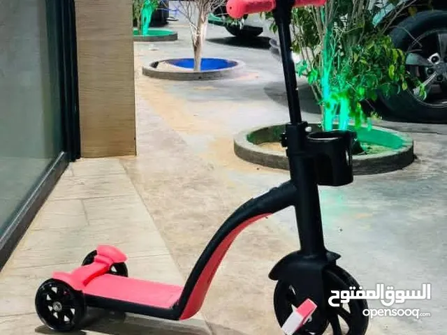 سكوتر الأطفال السحري 3×1 سكوتر للركل والحركة والطاقة دراجة بدون دواسات سهلة ولذيذة .