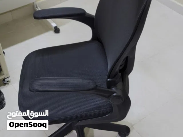 كرسي مكتبي شبه جديد