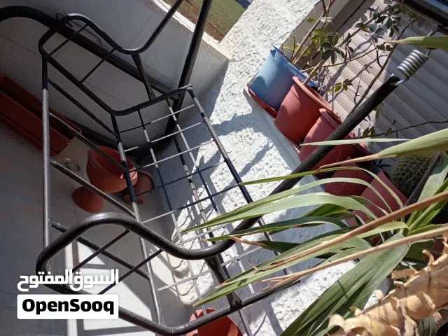 مرجيحه حديد بحاله الوكاله مع الفرش