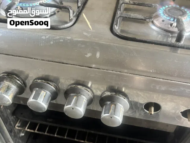 طباخ مستعمل صناعة مصرية  شغال كل العيون والفرن فوق وتحت وناره جيدة جدا والصناعة المصرية معروفة