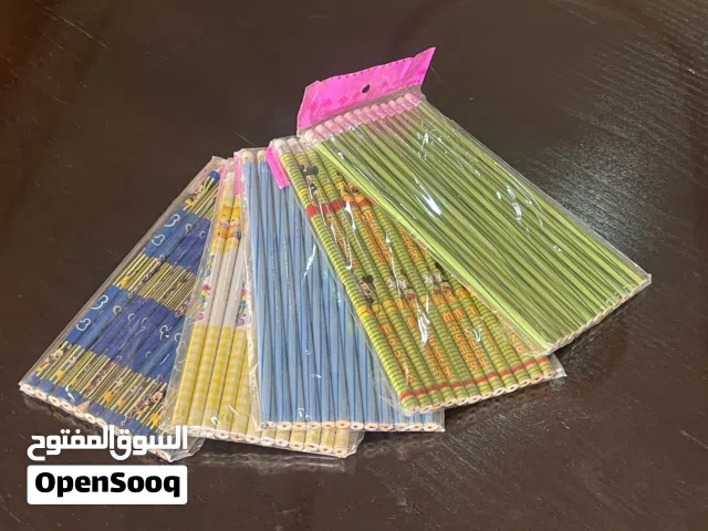 بضاعة مكتبة للبيع بالجملة