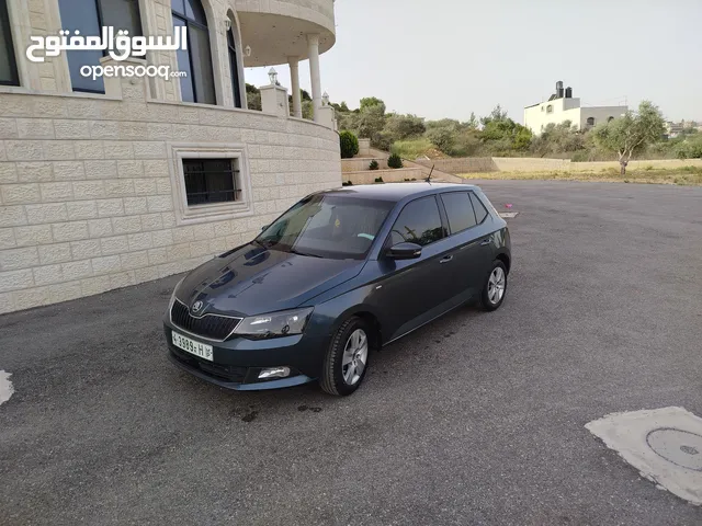 سكودا فابيا 2018 جير عادي متور 1000 تيربو بنزين قطارة بنزين كل 100 كيلو 50شيكل تقريباً