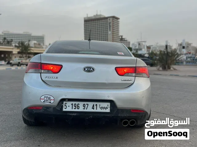 2011 كيا فورتي GT