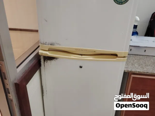 ثلاجة LG مع فريزر ممتازة