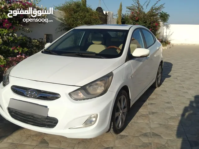 هونداي اكسنت للبيع موديل 2014 غير مجمركه